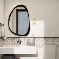 Miroir LED vintage avec cadre en bois pour une luminosité et une fonction de mémoire réglables, durable et élégant, adapté aux pièces modernes