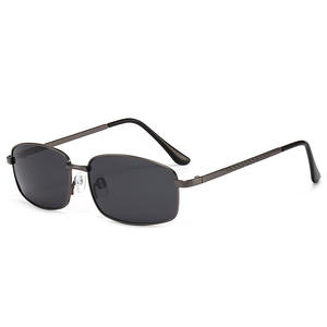Lunettes de soleil polarisées pour hommes, monture en métal noire, verres TAC UV400, style carré, pour la conduite, la pêche et les activités de plein air - Product Image 1