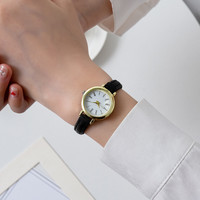 Jam tangan kuarsa kecil angka Romawi untuk wanita, tersedia untuk pengiriman segera, model jam tangan baru.