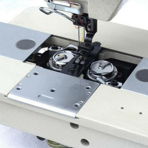 Промышленная швейная машина YS-875D-<span class=keywords><strong>PL</strong></span> с прямым приводом, двойной иглой, челночным стежком, большим захватом и раздельным механизмом. - Product Image 4