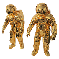 Vente en gros Offre Spéciale figurine d'astronaute en résine galvanisée de 30 cm de haute qualité pour table de salon intérieure/décoration de vitrine extérieure