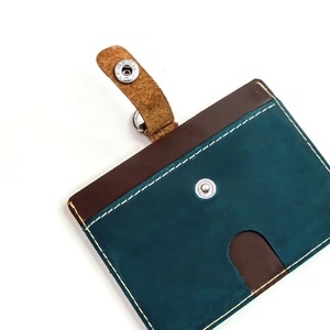 Porta Tarjetas de Identificación de Cuero Boshiho de Colores Mixtos con Correa para Tarjetas de Visita e Identificaciones de Empleados - Product Image 3