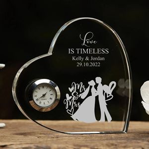 Vente chaude en gros cristal en forme de <span class=keywords><strong>coeur</strong></span> horloge innovation personnalisée 3D cristal Photo souvenirs cadeaux articles pour mariage - Product Image 2