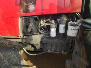 Vente en gros de tracteurs agricoles d'occasion Massey Ferguson S1304-C, performances fiables, utilisation en terrain accidenté par tous les temps - Product Image 6