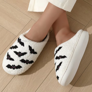 Chaussons d'intérieur et d'extérieur doux et confortables en peluche pour l'hiver, avec logo personnalisé, nouvelle collection, vente en gros pour grossistes - Product Image 4