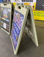 Porte-affiche en plastique blanc personnalisable A-Board Cadre publicitaire bon marché pour panneau de trottoir