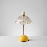 Lampe LED rétro en forme de fleur de champignon, lampe de table sans fil rechargeable avec abat-jour en acrylique pour la décoration de la maison