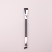 Pinceau double face IPRESTA E48-2 pour fard à paupières, correcteur et brillant à lèvres, poils synthétiques, manche en bois, virole en cuivre
