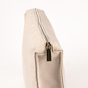 Bolsa de Aseo de Viaje Unisex de Nailon de Alta Calidad con Cierre de Cremallera, Personalizable, para Almacenamiento de Cosméticos - Product Image 4