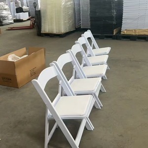 Chaises pliantes en résine plastique blanche bon marché pour les événements de mariage modernes - Product Image 1