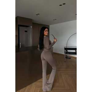 Ensemble pour femme avec détail de bande de pierres pour plus de style et d'élégance - Product Image 1