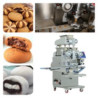 Biscuits remplis de crème au chocolat faisant la machine Machine à mochi à double remplissage Biscuits à trois trémies Machine à incruster et à former