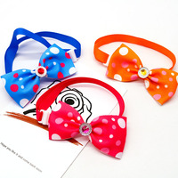 Vente chaude Pet Polka Dot et Diamant Style Noeuds Papillon Accessoires Universels À La Mode Noeud Papillon Colliers pour Chats et Chiens