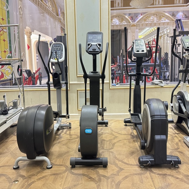 Best-selling Bodystorm DK-7000 Commercial Professional Electric Steel Multifunctional Elliptical Machine Eco-Friendly Design 1