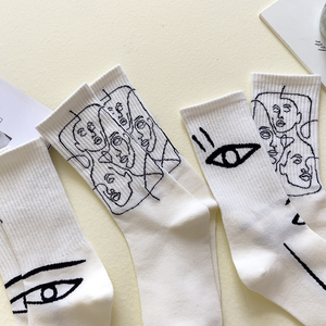 Chaussettes mi-mollet pour femmes en coton et bambou respirants, avec motifs abstraits, pour un usage quotidien décontracté - Product Image 6