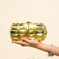 Geometrische Metall-Gold 3D-Pyramiden-Clutch mit Nieten, Diamantgitter-Textur, Box-Tasche für Hochzeit, Cocktail, Bankett, Party