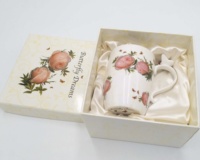 Boîte cadeau rigide personnalisée avec impression, plateau intérieur doublé de satin de luxe, pour ensemble de tasses en porcelaine