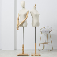 Mannequin de forme de robe de mariage de PE avec la base en bois