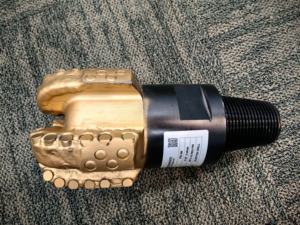 6 1/2 pouces 5 ailettes PDC foret foret <span class=keywords><strong>de</strong></span> surfaçage dur <span class=keywords><strong>buse</strong></span> remplaçable pour le forage <span class=keywords><strong>de</strong></span> puits <span class=keywords><strong>de</strong></span> pétrole - Product Image 5