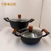 Marmite en fonte légère pré-culottée antiadhésive avec couvercle en verre et peinture thermorésistante pour la cuisson en gros