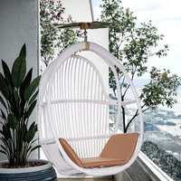 Chaise suspendue simple de chaise de corde de plafond d'extérieur en osier de rotin de balançoires de patio blanches