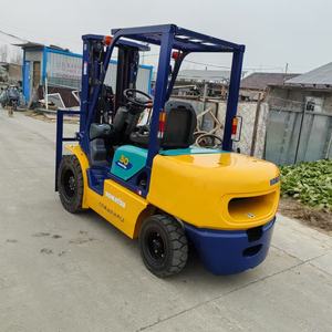 <span class=keywords><strong>Komatsu</strong></span> รถยกดีเซลขนาดเล็กมือสอง3ton 4.5เมตรพร้อม3เสารถขับเคลื่อนสี่ล้อ <span class=keywords><strong>Komatsu</strong></span> รถยกที่ใช้ในภูมิประเทศทั้งหมด - Product Image 3