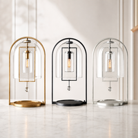 Lampe de table moderne en verre avec finition laiton, luminaire décoratif pour hôtel, villa, salon, chambre et projets.