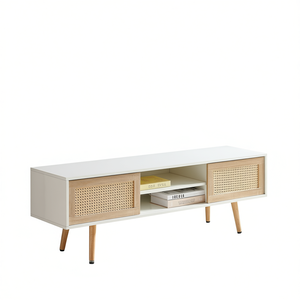 Mueble de TV de Ratán Blanco de 55.12 Pulgadas con Puertas Corredizas Dobles, Estante Ajustable, Muebles de Sala de Estar Modernos de Mediados de Siglo - Product Image 1
