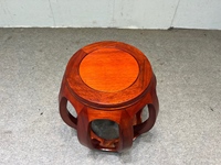 Handgefertigter Massivholz-Trommelhocker - Vintage Runder Hocker für Zuhause & Café, Natürliche Holzoberfläche (Tali- oder Okan-Holz)