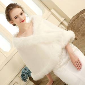 Feishiluo femmes <span class=keywords><strong>ivoire</strong></span> fausse fourrure mariée boléro hiver <span class=keywords><strong>mariage</strong></span> Cape cape enveloppement élégant mariée vestes - Product Image 2