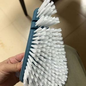 Brosse de nettoyage pour sols et murs à long manche, pointe triangulaire, poils durs, pour carrelage et toilettes dans la salle de bain et la cuisine - Product Image 4
