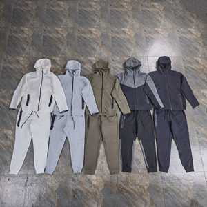 Спортивный костюм 2026: мужской комплект из хлопка с воздушной прослойкой, куртка с капюшоном и длинными рукавами в стиле колор-блок с клеевой молнией, спортивные брюки - Product Image 1