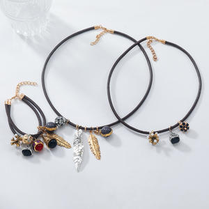 Set Kalung dan Gelang Wanita Simia <span class=keywords><strong>Feather</strong></span> <span class=keywords><strong>Pendant</strong></span> New Ethnic Storm, Berlian Metalik Hitam - Product Image 3