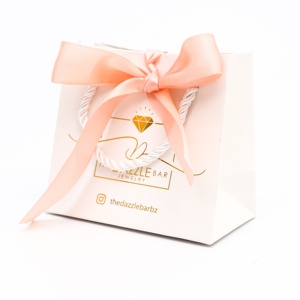 Boîte à bijoux personnalisée avec logo imprimé, pochette et sac cadeau en papier de luxe avec nom de marque en feuille d'or - Product Image 4