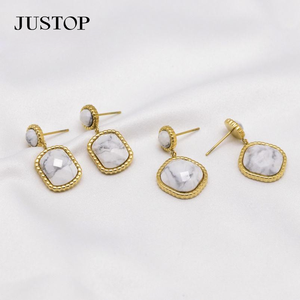 Élégantes boucles d'oreilles pendantes géométriques carrées en améthyste unisexe, chic, plaquées or 18 carats, en acier inoxydable, respectueuses de l'environnement - Product Image 1