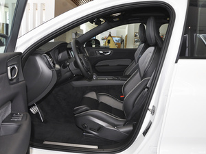 2024 2025 Buen Rendimiento XC60 <span class=keywords><strong>B5</strong></span> <span class=keywords><strong>AWD</strong></span> SUV Mediano de Lujo Familiar L4 2.0T 8 Velocidades Manual Automático 180km Auto Nuevo - Product Image 5