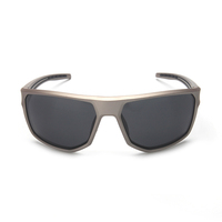 Lunettes de sport à monture TR90 avec logo personnalisé pour hommes Lunettes de soleil TAC pour la pêche et la conduite Lunettes carrées polarisées UV400
