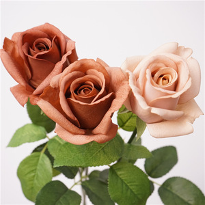 Roses artificielles modernes au toucher réel en gros, décoratives pour mariage, demoiselles d'honneur et Thanksgiving, roses hydratantes - Product Image 5