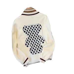 <span class=keywords><strong>Pull</strong></span> personnalisé style automne-<span class=keywords><strong>hiver</strong></span> pour <span class=keywords><strong>femme</strong></span>, col en V, motif ours de dessin animé, poche rayée, cardigan tricoté - Product Image 5