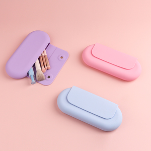 Bolsa de Maquillaje de Silicona Ecológica, Precio de Fábrica al por Mayor, Estuche Cosmético Impermeable con Cierre Magnético Portátil - Product Image 2