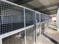 Personnalisé Portable Pas Cher HDPE Galvanisé Cheval Box Stable Panneaux Avec Abris De Paddock Pour Parcours De Course
