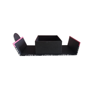 Boîte cadeau rigide à ouverture rabattable de luxe personnalisée avec plaque nominative - Emballage noir et rose pour cadeaux et cosmétiques - Product Image 5