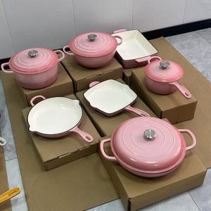 Ensemble de Cuisson <span class=keywords><strong>en</strong></span> <span class=keywords><strong>Fonte</strong></span> Émaillée Design Moderne de Qualité Supérieure, Casseroles <span class=keywords><strong>en</strong></span> Métal et Cocottes <span class=keywords><strong>pour</strong></span> Cuisinière à Gaz, Vente <span class=keywords><strong>en</strong></span> Gros Fabricant d'Ustensiles de Cuisine - Product Image 5