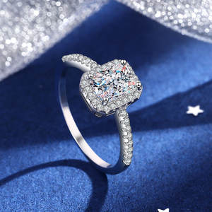 S925スターリングシルバー4プロングスクエアシュガーシェイプ放射カットモアッサナイトオープンロウ結婚指輪ウィメンズ - Product Image 2