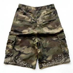 กางเกงขาสั้นผู้ชายสไตล์ลำลองลายพรางสำหรับฤดูร้อน ทรงหลวม มีกระเป๋าเยอะ คุณภาพสูง ทนทาน ใส่สบาย เหมาะสำหรับการเดินทาง - Product Image 1