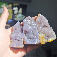 Vente en gros de tour d'agate de raisin violette de haute qualité, pointe de calcédoine botryoïdale, pierre de cristal, décoration Feng Shui pour la maison et le bureau