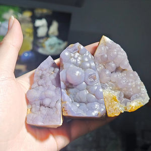 Tour de chalcedoine botryoïdale en agate de raisin violet de haute qualité en gros pour la décoration de bureau à domicile, cadeaux d'anniversaire - Product Image 2