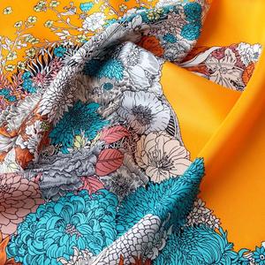 وشاح حريري جاهز للشحن 90*90 شالات ولف 14 وشاح يحمل علامة تجارية قماش حرير للوشاح مطبوع بألوان متعددة - Product Image 1