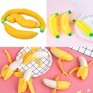 Jouet à presser amusant et créatif en forme de banane pelée, jouet de décompression en plastique souple pour enfants, vente en gros - Product Image 2
