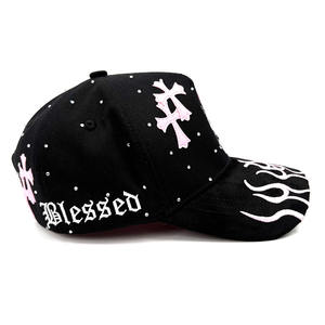 Оптовая продажа, замшевые шляпы с полями, вышивка на заказ, хлопковая бейсболка с 5 панелями, со стразами и кожаными крестами, нашивка - Product Image 6